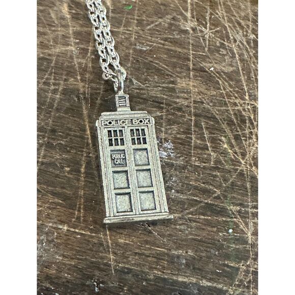Unlisted Jewelry - Doctor Who TARDIS Silver